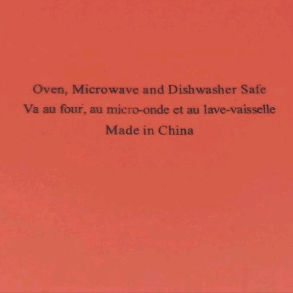 10" Red Gingerbread Pie Dish - Picture 6 of 8